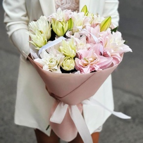 Букет из 7 пионовидных лилий в Орехово-Зуево