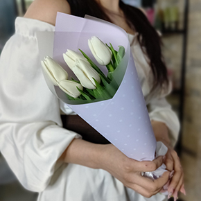 Букетик из 5 белых тюльпанов в Орехово-Зуево