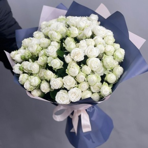 Букет из 25 кустовых пионовидных белых роз (60 см) в Орехово-Зуево