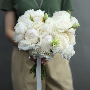 Свадебный букет из пионов и эустом в Орехово-Зуево