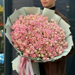 Букет из 101  нежно -розовой кустовой розы (70 см) в Орехово-Зуево