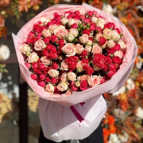 Букет из 35 кустовых роз микс (50 см) в Орехово-Зуево
