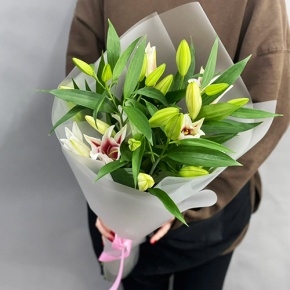 Монобукет из 3 бело-розовых лилий в Орехово-Зуево