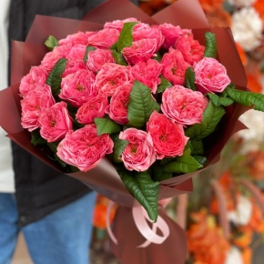 Букет из 25 махровых пионовидных роз Риджентс парк  (60 см) в Орехово-Зуево