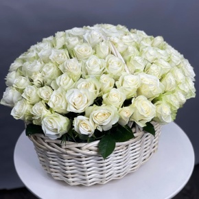 101 белая роза в корзине (40 см) в Орехово-Зуево