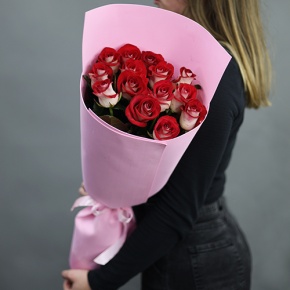 Букет "Ты прекрасна" из 15 рубиновых роз (60 см) в Орехово-Зуево