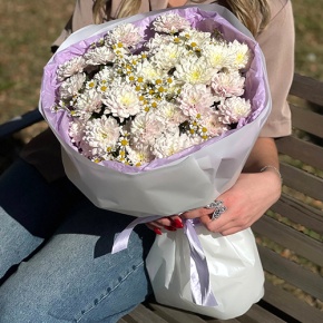 Букет "Нежный взгляд" из кустовых хризантем и ромашек в Орехово-Зуево