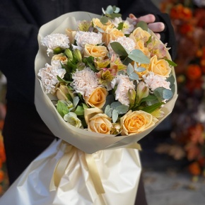 Букет "Пломбирный" из роз Аваланж, диантусов, альстромерий и эвкалипта в Орехово-Зуево