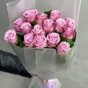Монобукет из 15 малиновых роз Меритим (50 см) в Орехово-Зуево