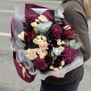 Букет "В каждом мгновении" из хризантем Бигоуди, кустовых роз, сафари, гербер Экзотик и диантусов в Орехово-Зуево