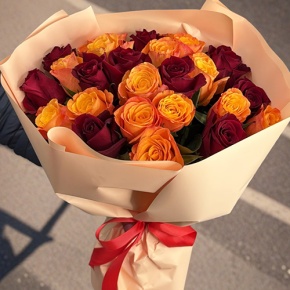 Букет "Благородный" из 27 Кенийских роз микс (40 см) в Орехово-Зуево