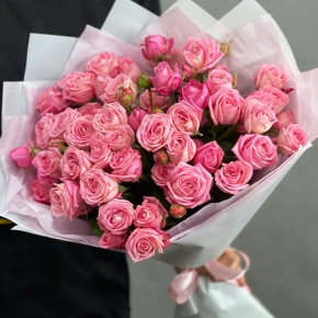 Букет из 11 нежных кустовых роз в Орехово-Зуево