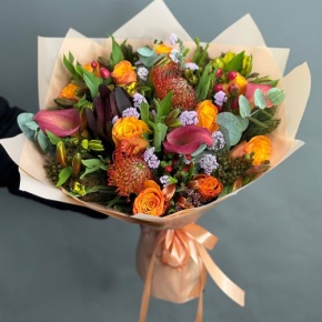 Букет "Даниэлла" из калл, роз, гиперикума, сафари, капса и лейко в Орехово-Зуево
