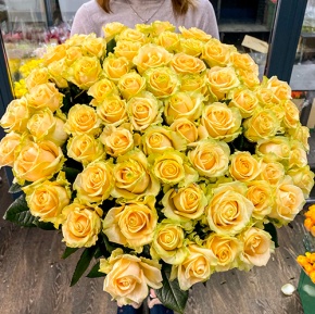 75 роз Аваланж (70 см) в Орехово-Зуево