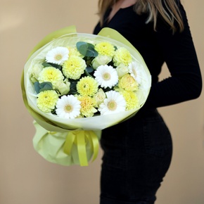 Букет "Лимонный" из георгин, диантусов, роз, гербер и эвкалипта в Орехово-Зуево