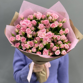 Букет  из 19 кустовых роз (60 см) в Орехово-Зуево
