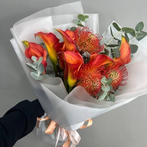 Букет "Империал" из калл, лейко и эвкалипта в Орехово-Зуево