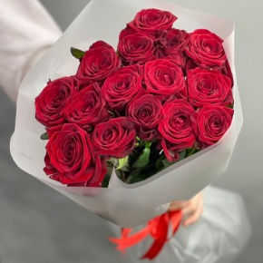 Букетик из 15 красных роз (60 см) в Орехово-Зуево