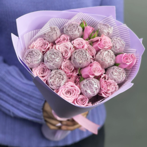 Букет из шоколадных пионов и кустовых роз в Орехово-Зуево