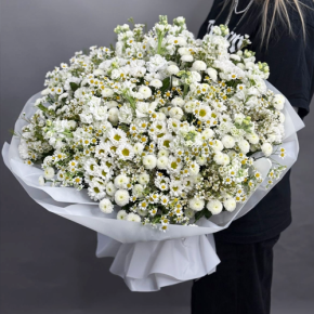 Букет "Эдем" из хризантем, маттиол и ромашек в Орехово-Зуево