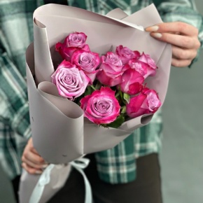 Букет "Сесилия" из 9 фиолетовых роз кения (40 см) в Орехово-Зуево