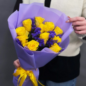 Букет "Лейкерс" из лимонных роз и статицы в Орехово-Зуево