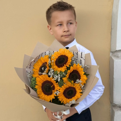 Букет на 1 сентября из 5 подсолнухов и лимониума в Орехово-Зуево
