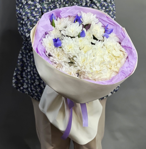 Букет "Грация" из ирисов, гортензии и кустовых хризантем в Орехово-Зуево